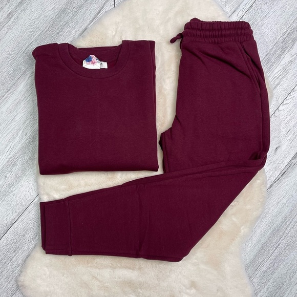 Burgundy Sweatshirt and Joggers Set - Picture 1 of 3